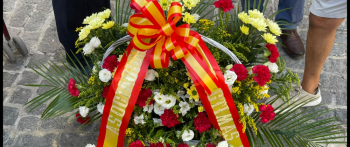 La AVT participa en la ofrenda floral a la Virgen de las Angustias en Granada